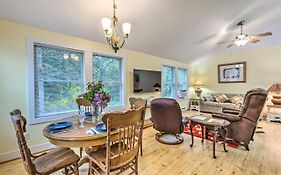 Charming Retreat Near Downtown Frankfort And Beaches
