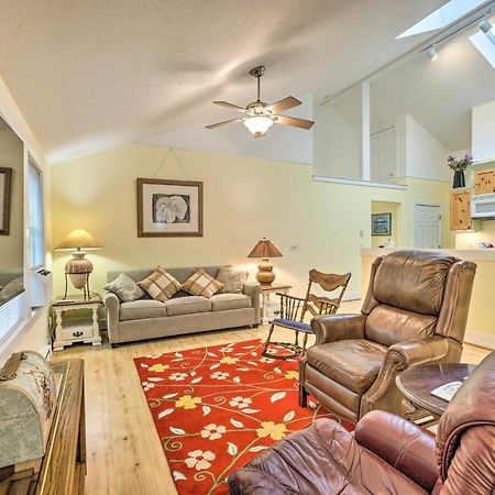 Charming Retreat Near Downtown Frankfort And Beaches Exterior photo