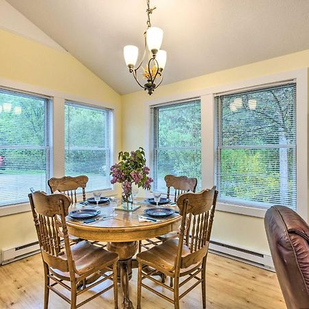 Charming Retreat Near Downtown Frankfort And Beaches Exterior photo