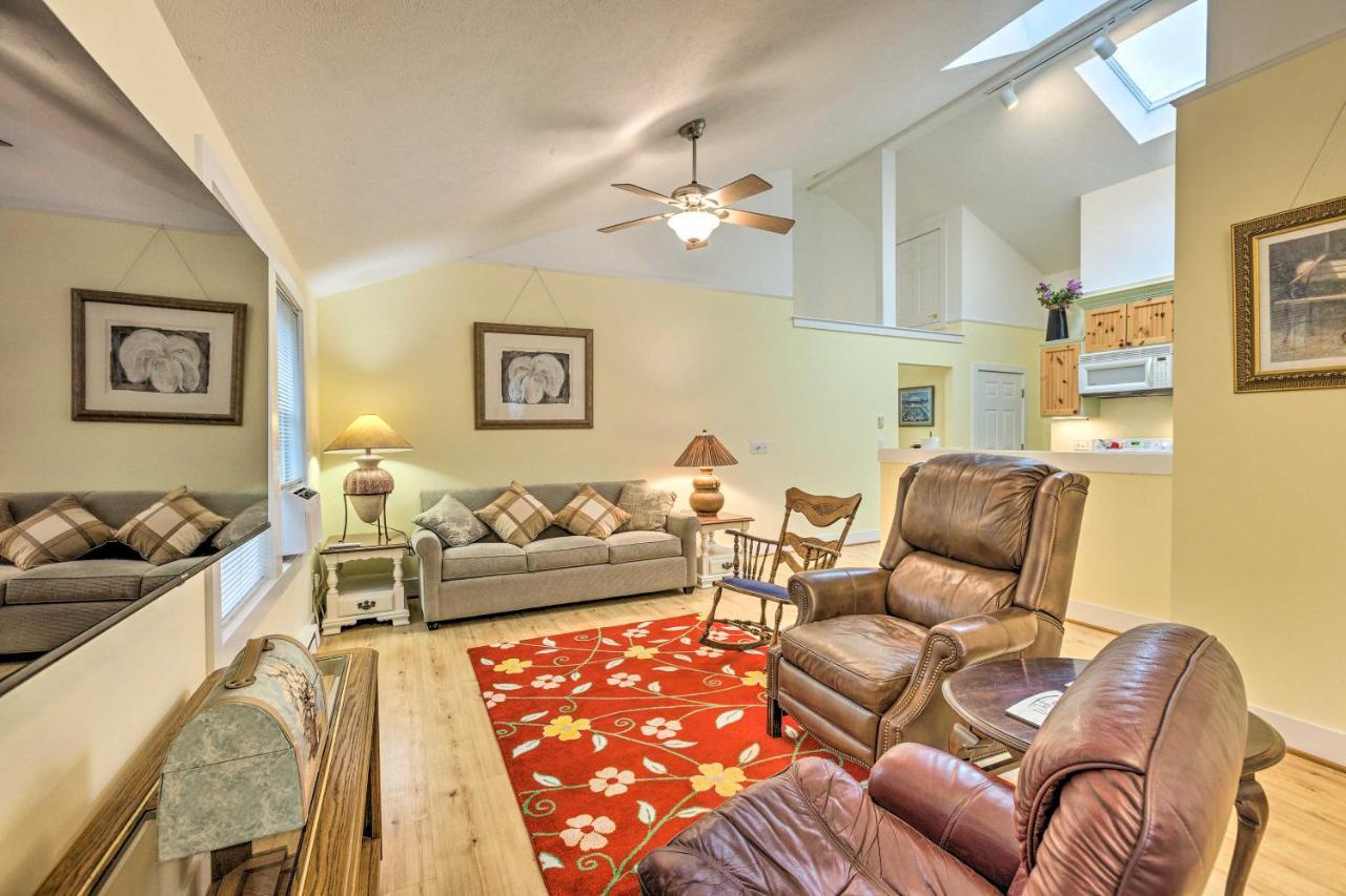Charming Retreat Near Downtown Frankfort And Beaches Exterior photo