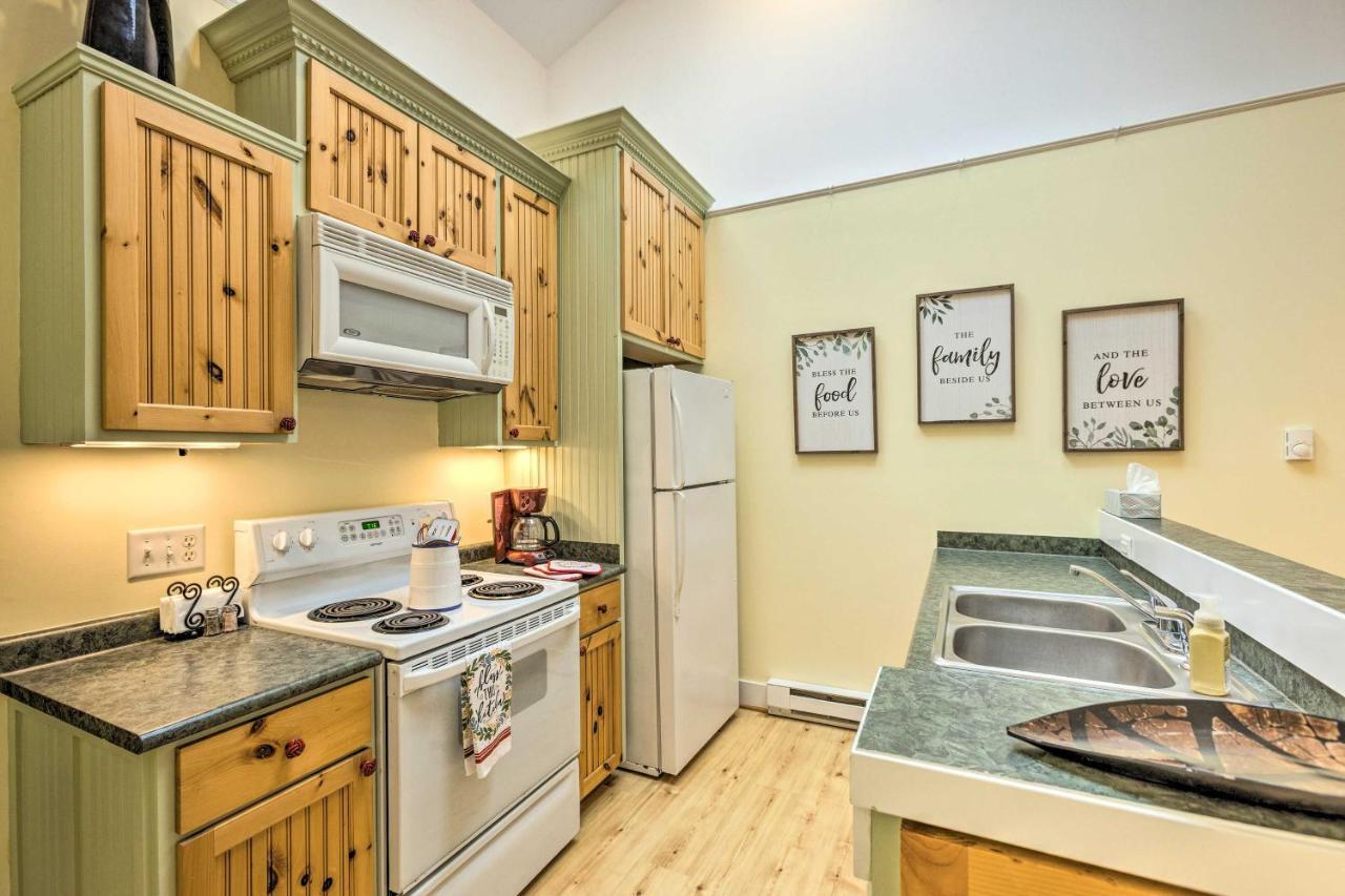 Charming Retreat Near Downtown Frankfort And Beaches Exterior photo